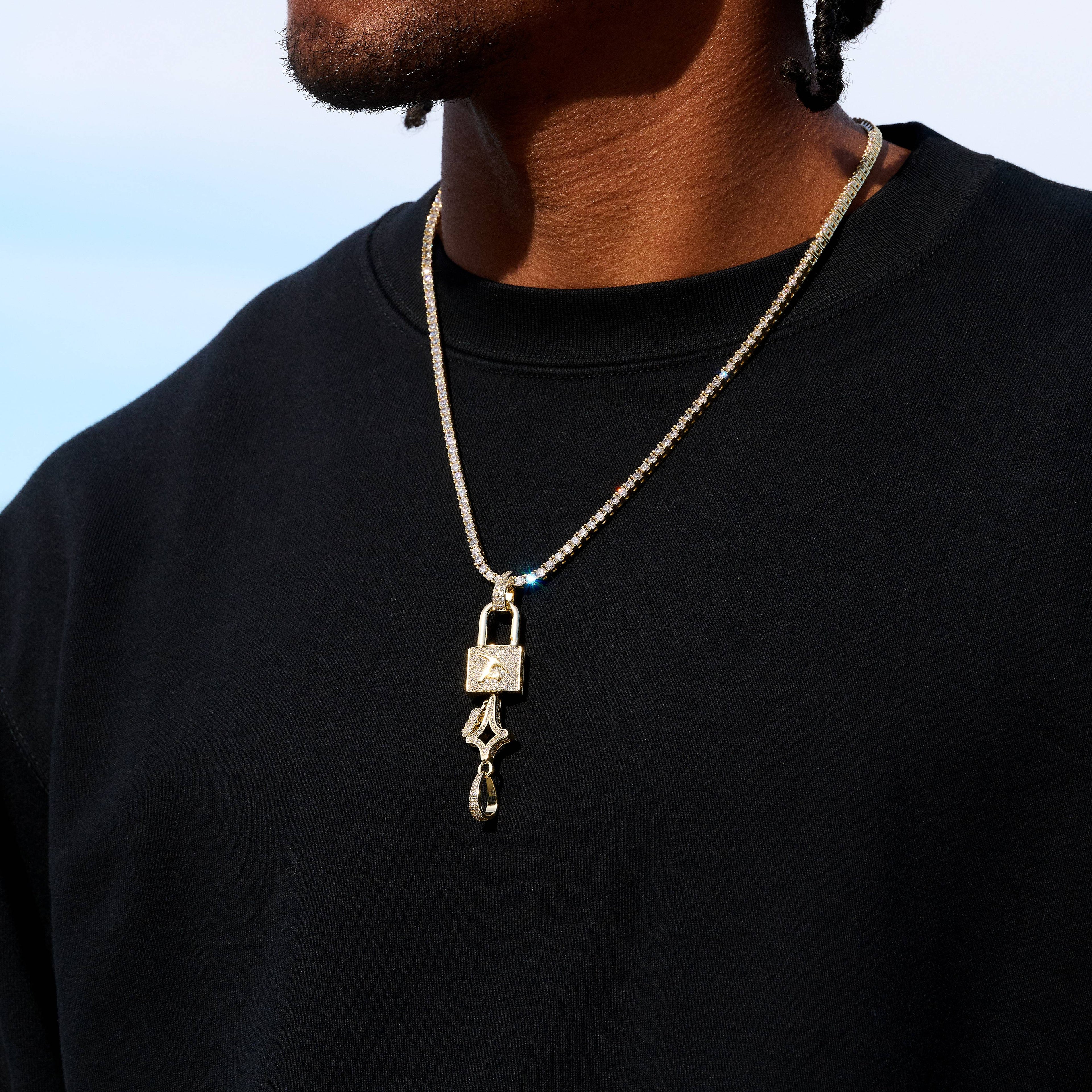 Lock and Key Set Pendant in Yellow Gold