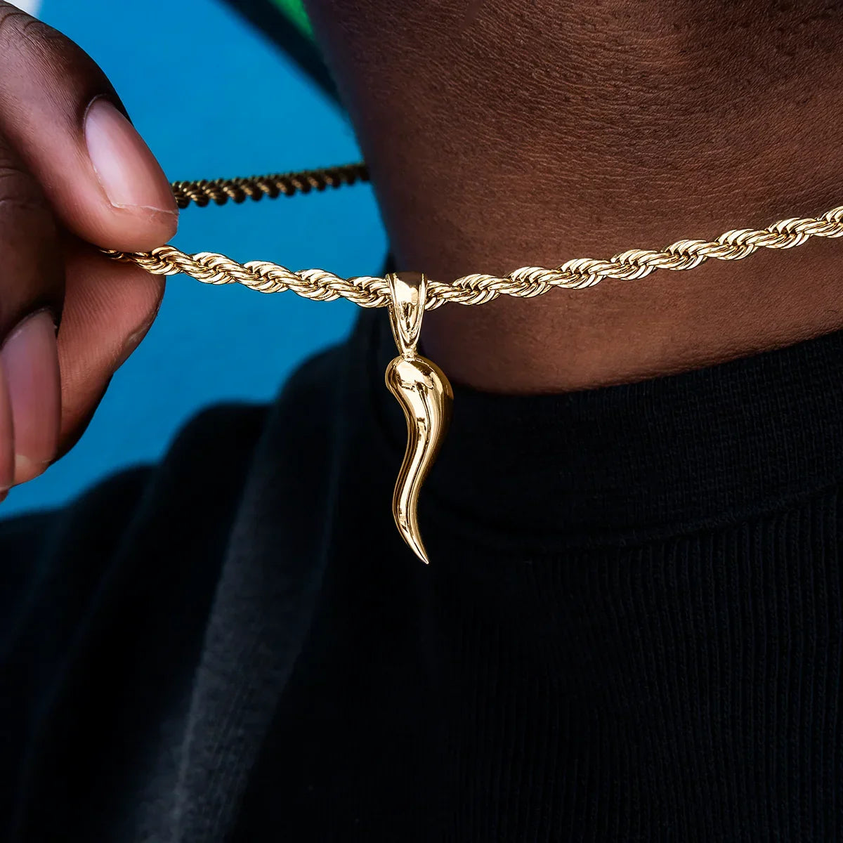Italian Horn Pendant in Yellow Gold