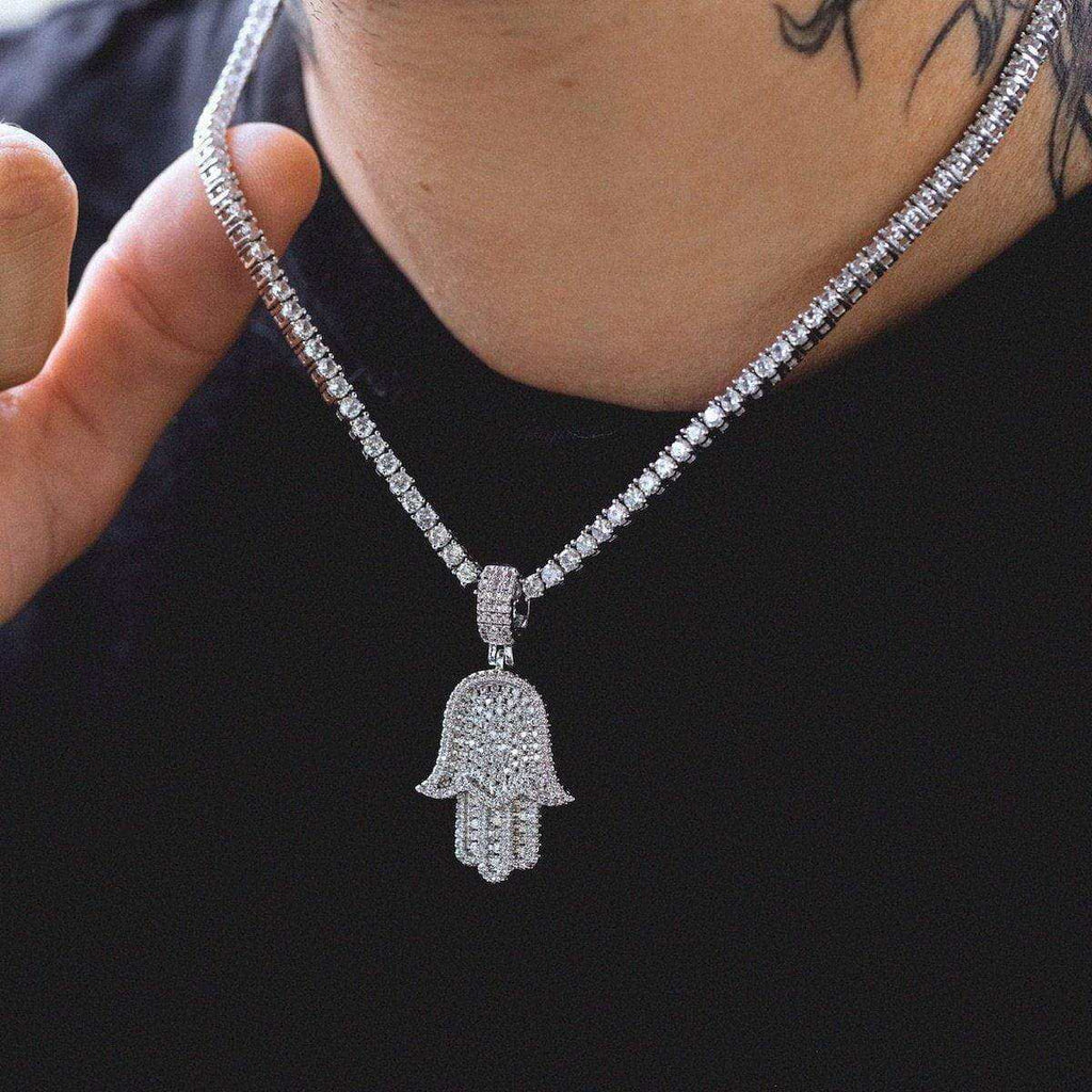 Hamsa Pendant in White Gold