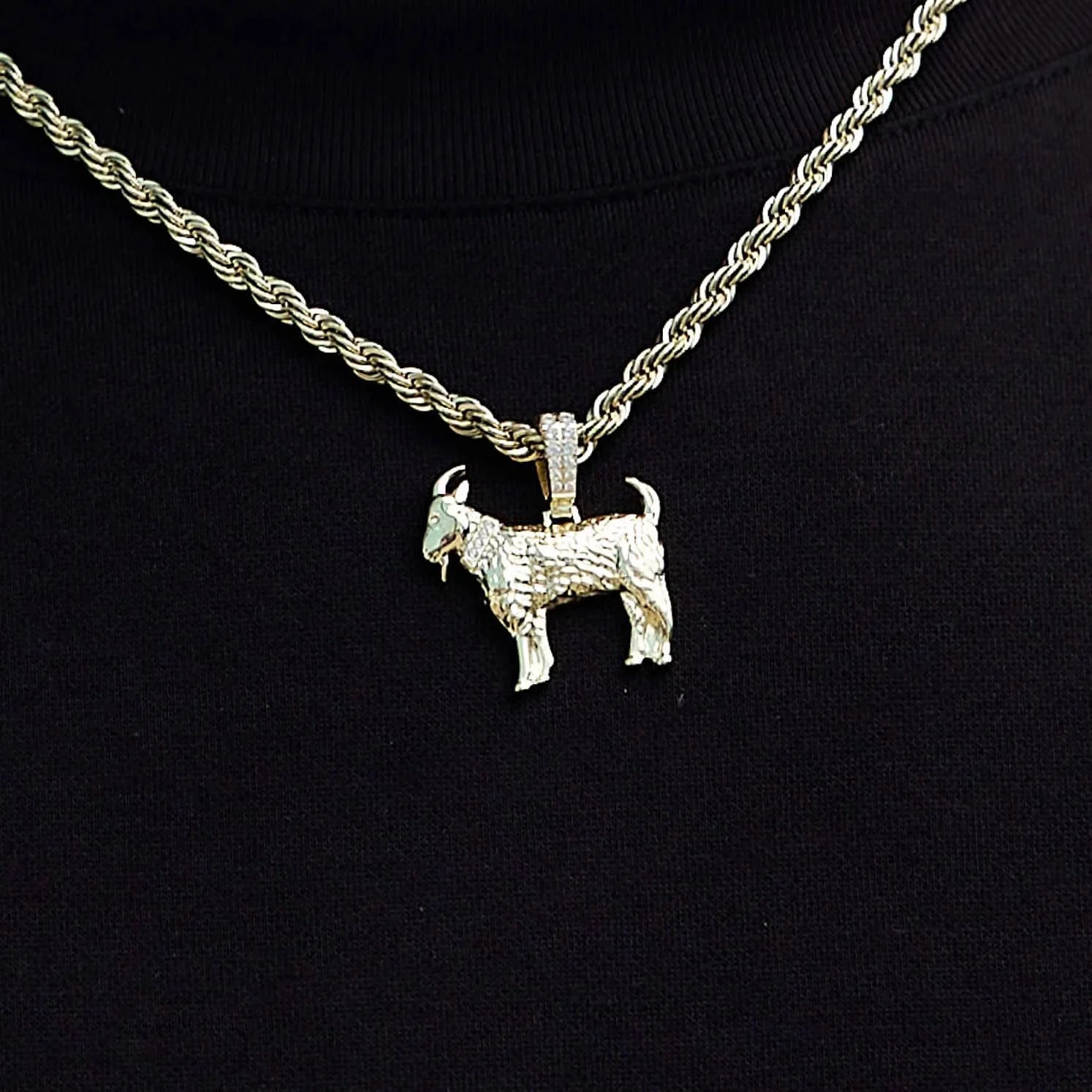 Micro Simple Goat Pendant in Yellow Gold