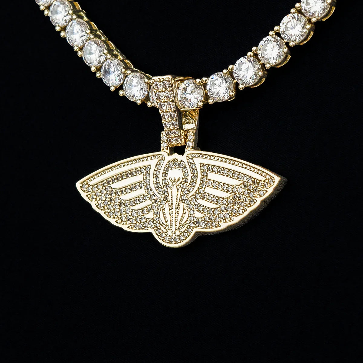 New Orleans Pelicans Official NBA Micro Logo Pendant in Yellow Gold