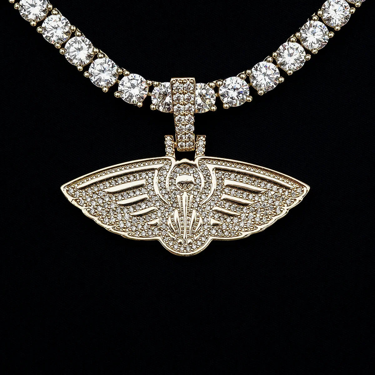New Orleans Pelicans Official NBA Micro Logo Pendant in Yellow Gold