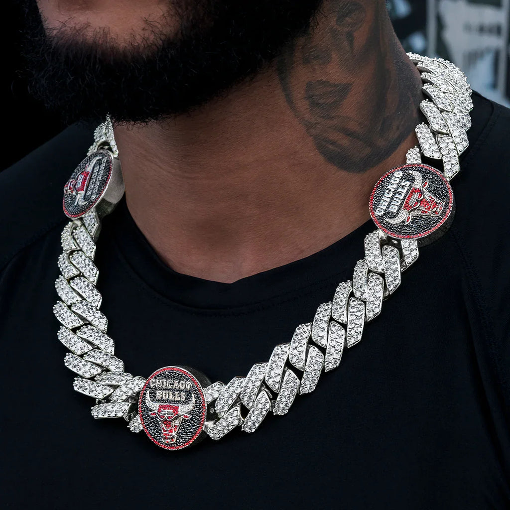 Chicago Bulls Official NBA Diamond Prong Cuban Chain in White Gold- 25mm