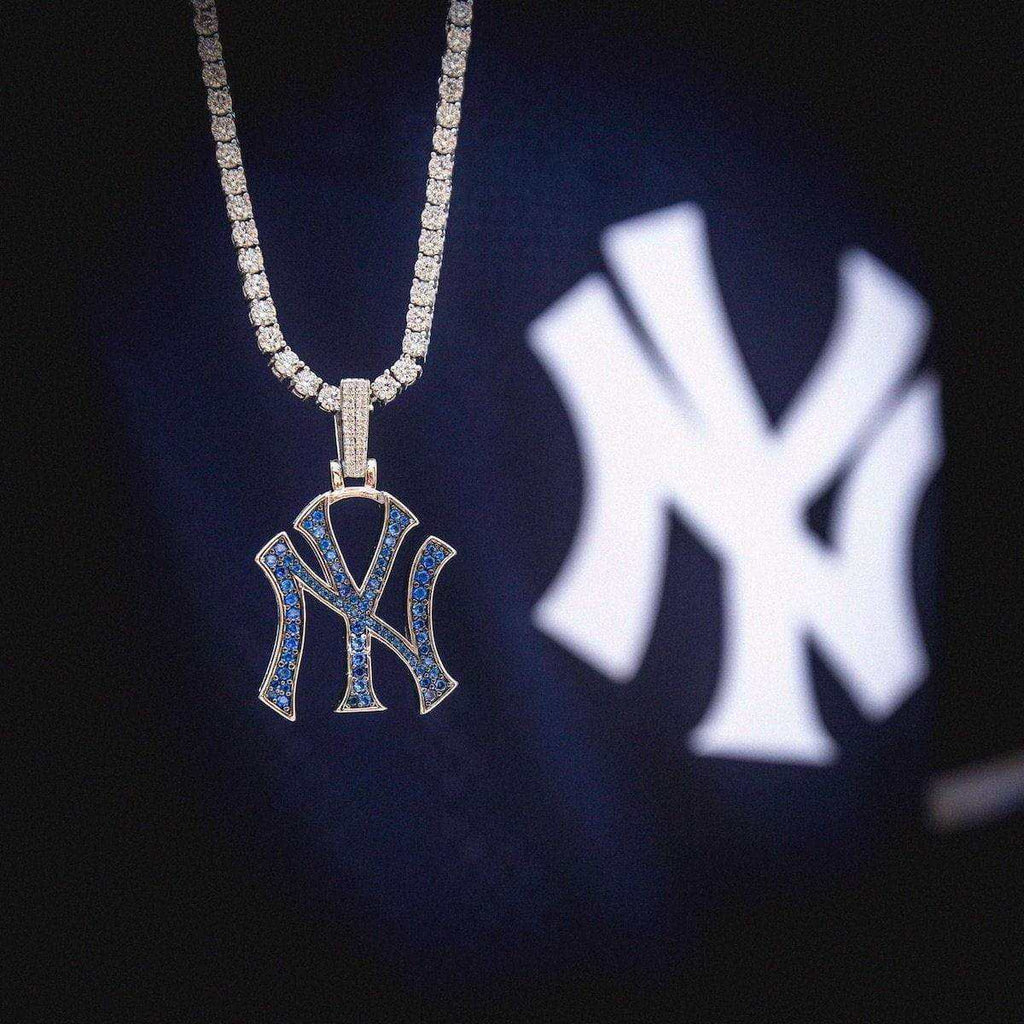 New York Yankees Official MLB Logo Pendant in White Gold