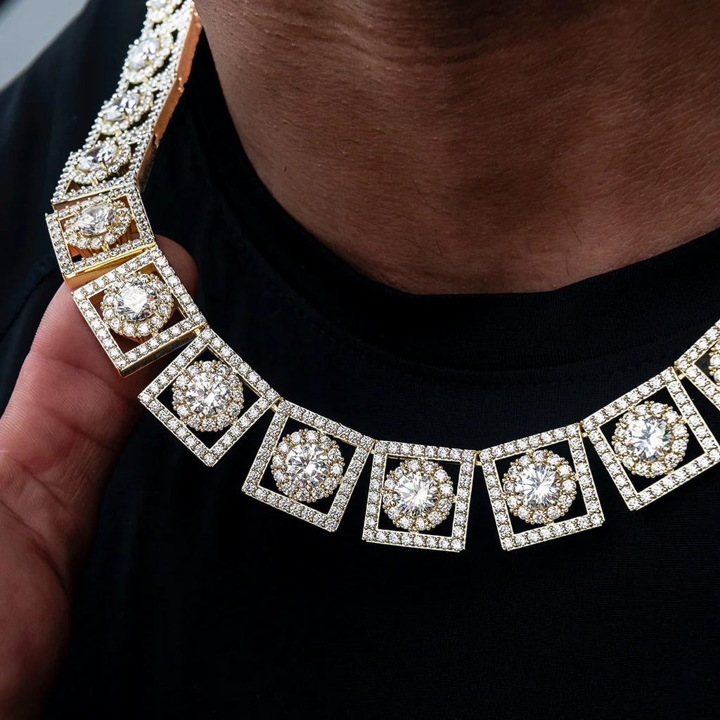 Layered Halo Diamond Link Chain in Yellow Gold