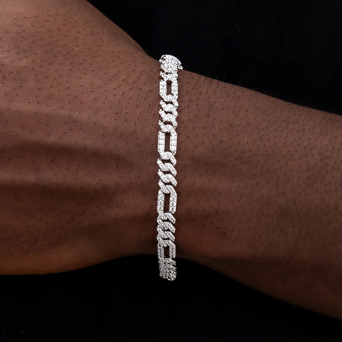 Diamond Figaro Bracelet in White Gold- 6mm
