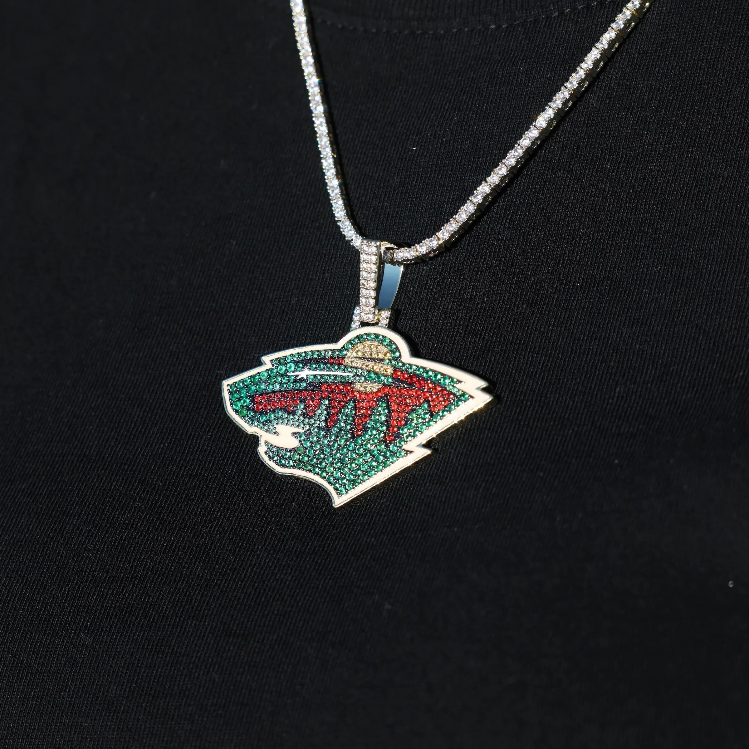 Minnesota Wild Official NHL Logo Pendant in Yellow Gold