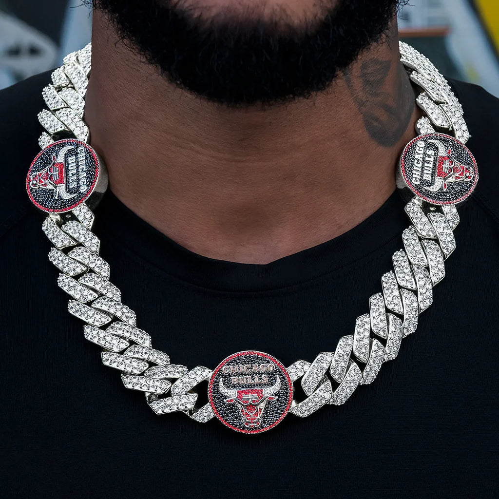Chicago Bulls Official NBA Diamond Prong Cuban Chain in White Gold- 25mm