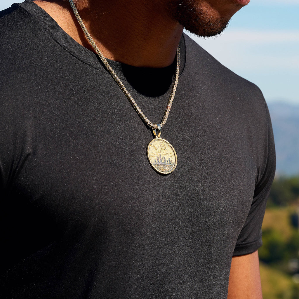 Detroit Lions Official NFL Coin Pendant in Yellow Gold
