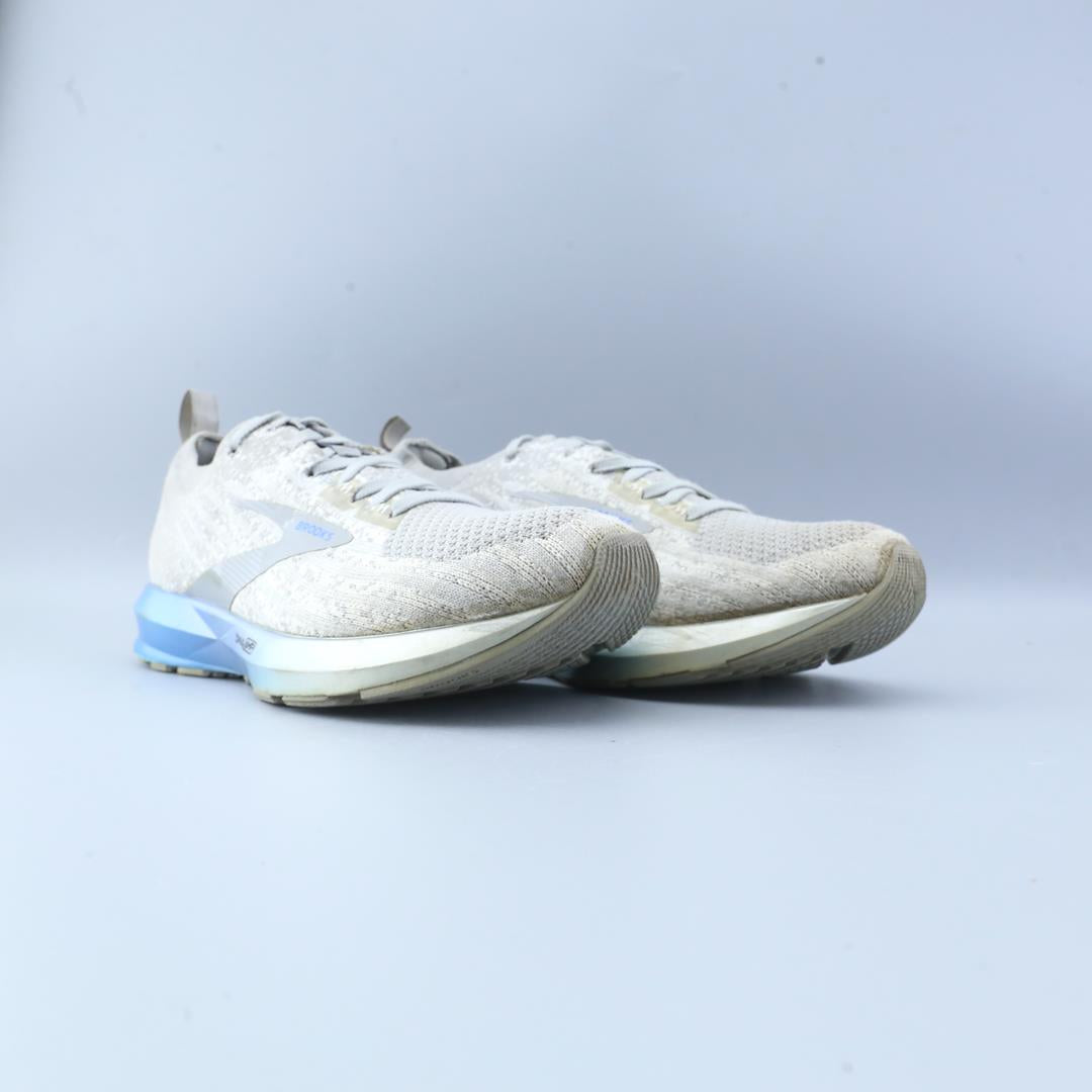 LEVITATE 3