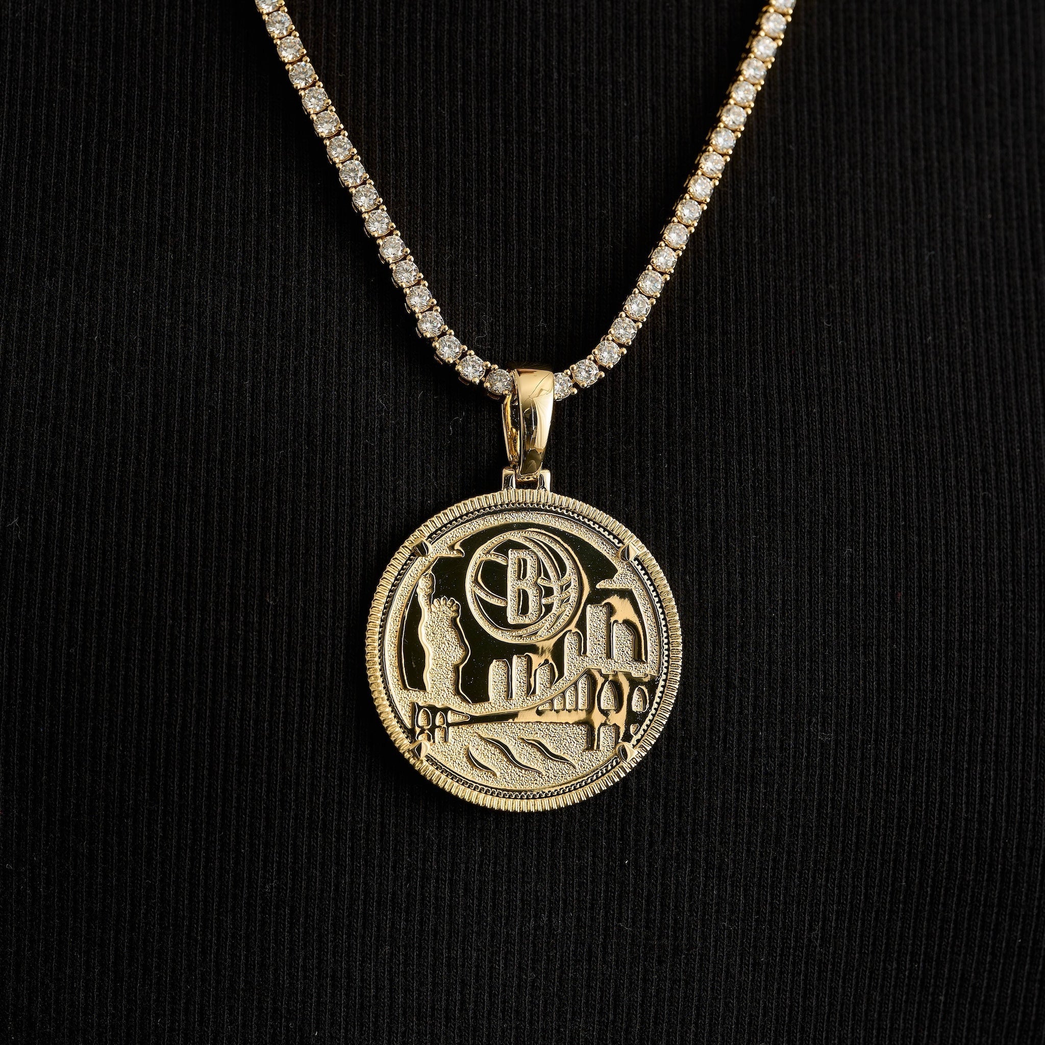 Brooklyn Nets Official NBA Coin Pendant in Yellow Gold