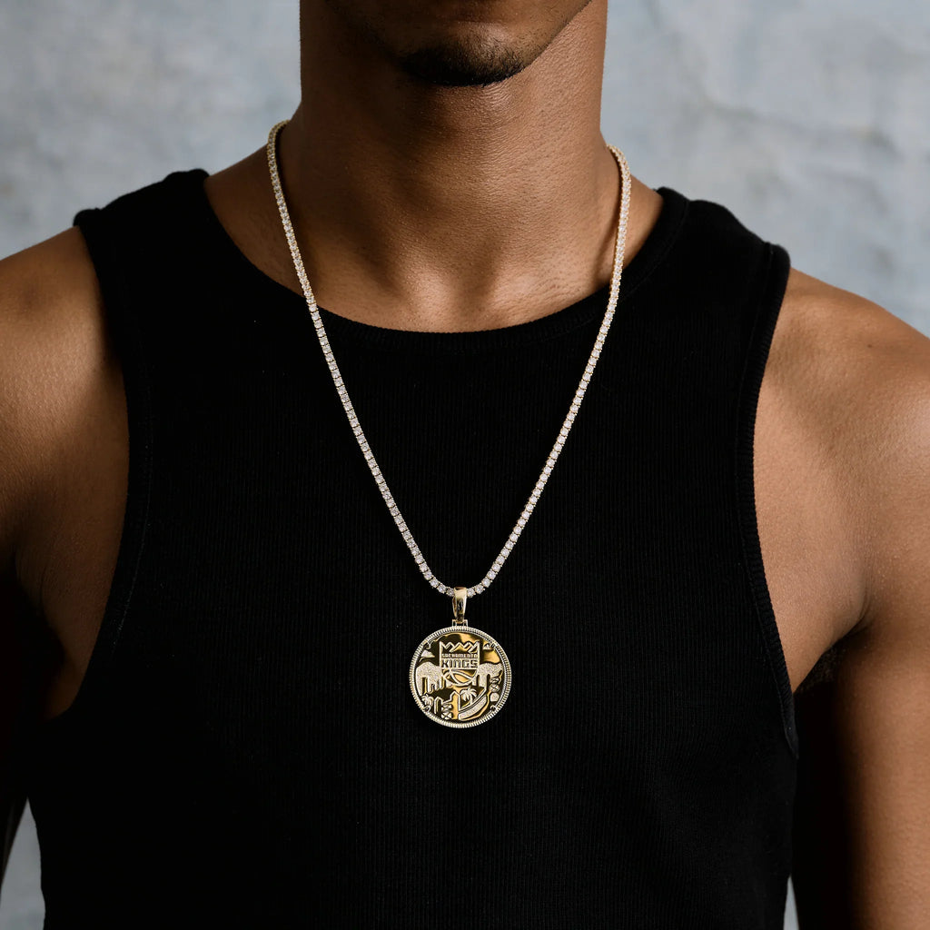 Sacramento Kings Official NBA Coin Pendant in Yellow Gold