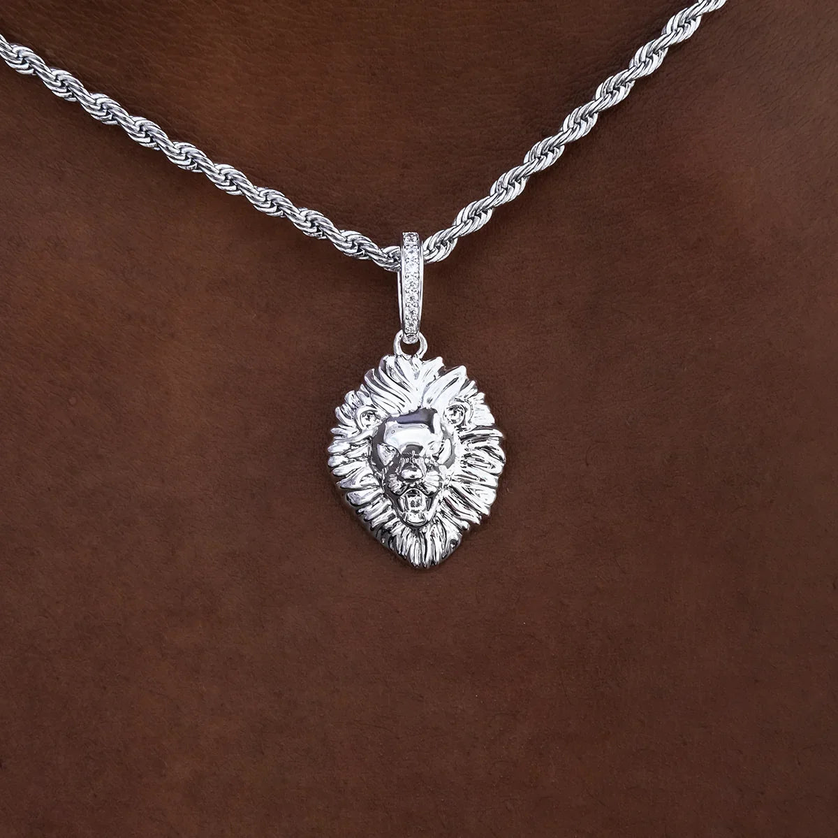 Mini Lion Pendant in White Gold