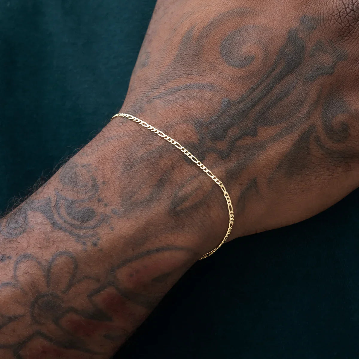 Figaro Chain Bracelet in Hollow Yellow Gold - 2mm