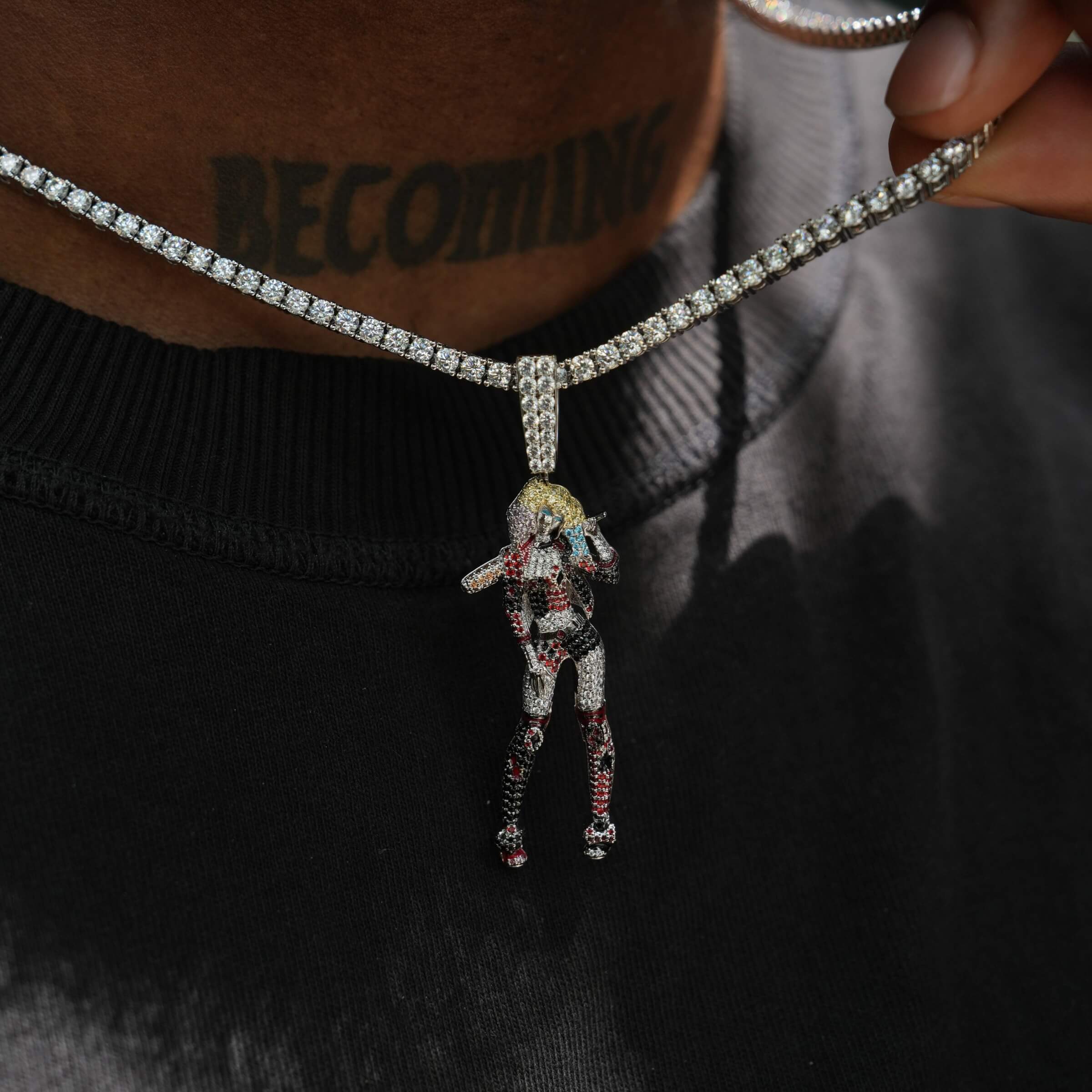 Harley Quinn Body Official DC Comics Pendant in White Gold