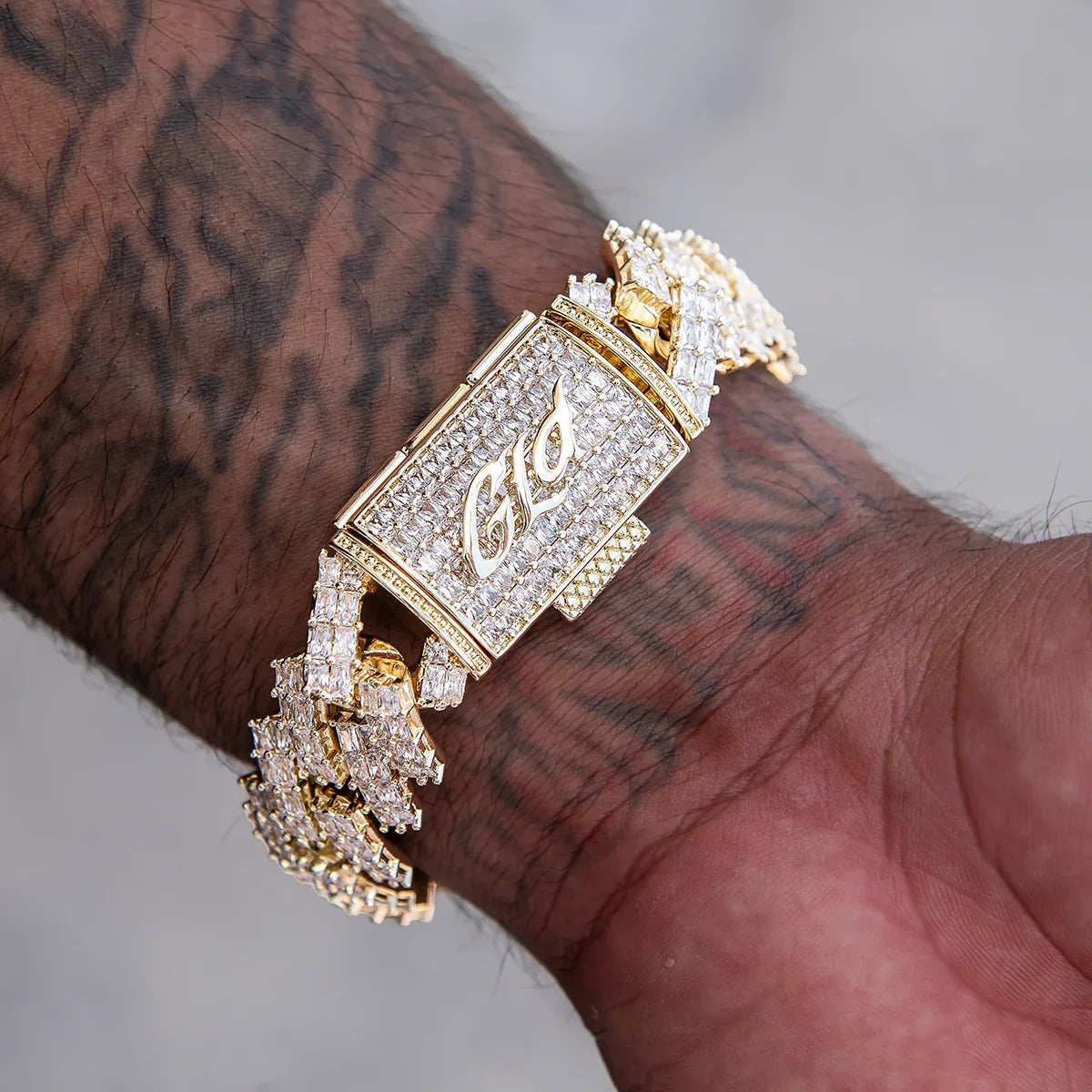 19MM Prong Baguette Cuban Bracelet - Yellow Gold