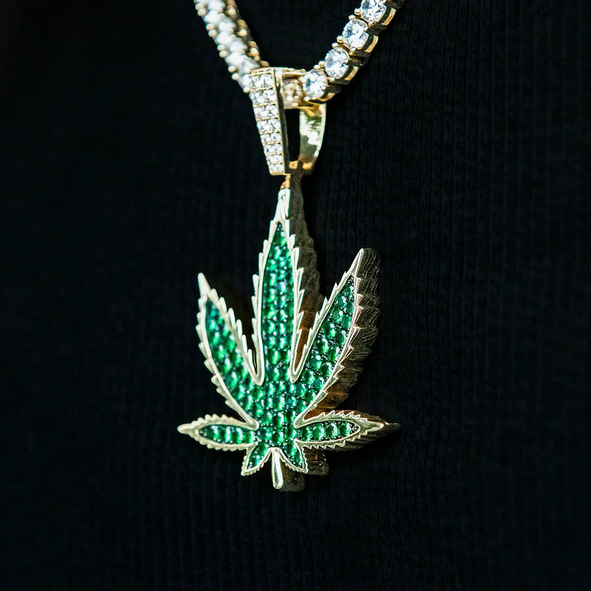 Large Emerald Weed Leaf Pendant - Yellow Gold