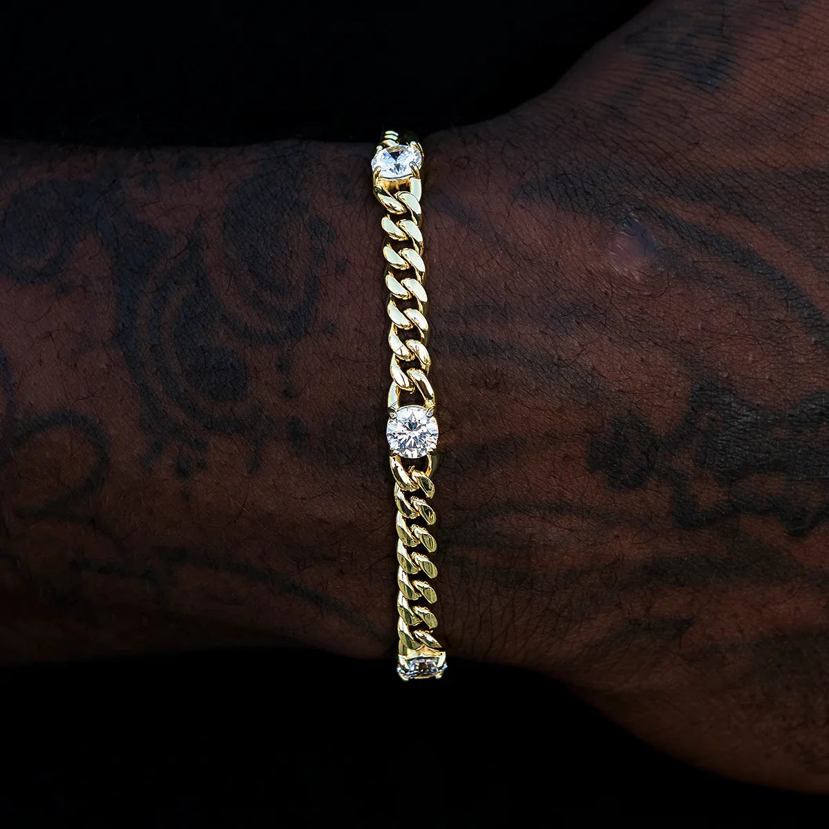 Round Stone Station Cuban Bracelet in Yellow Gold