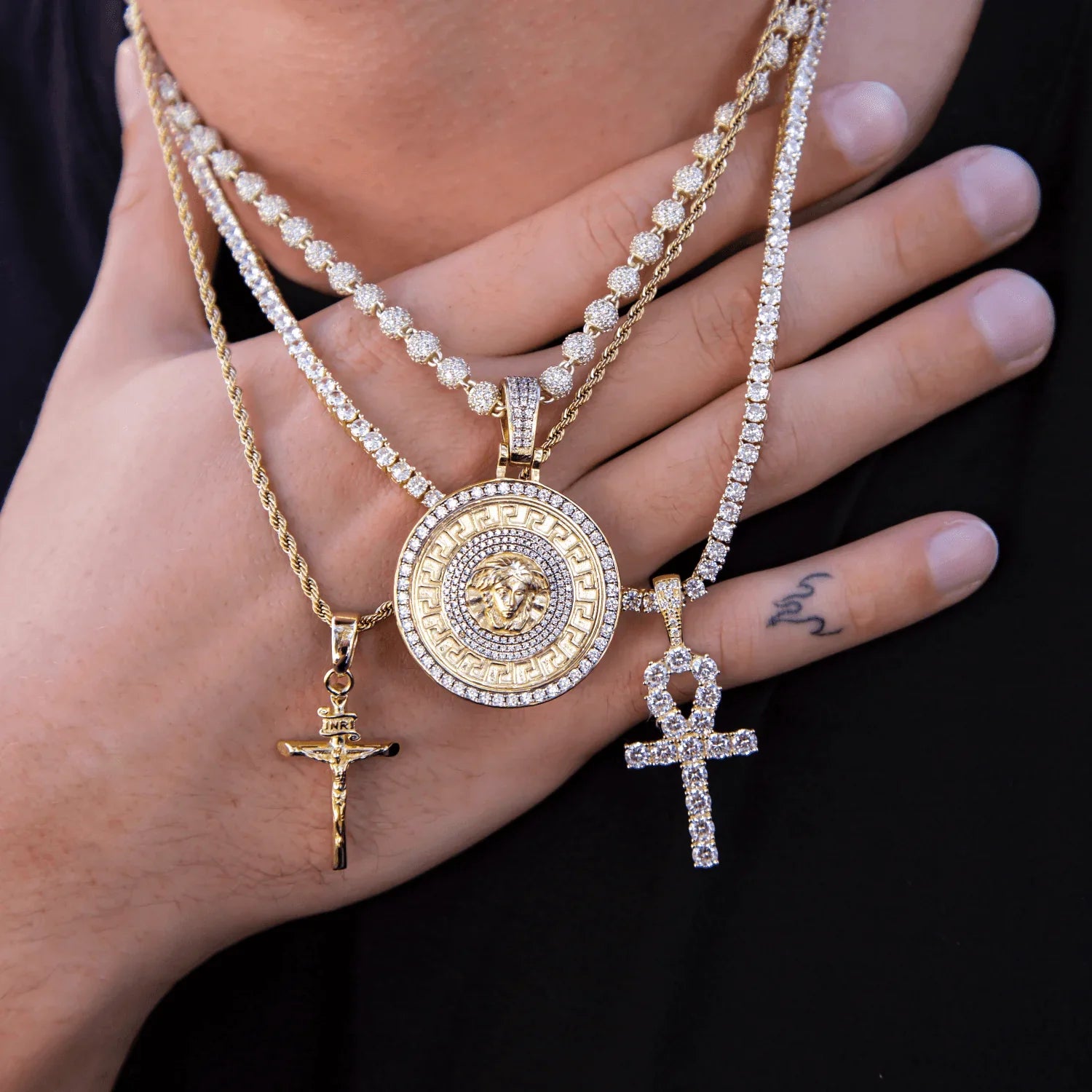 Medusa Pendant in Yellow Gold