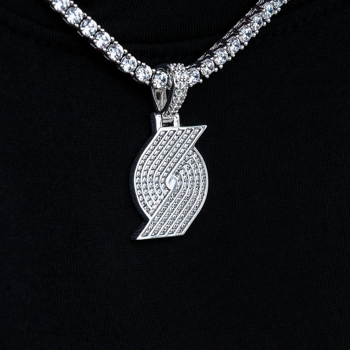 Portland Trail Blazers Official NBA Micro Logo Pendant in White Gold