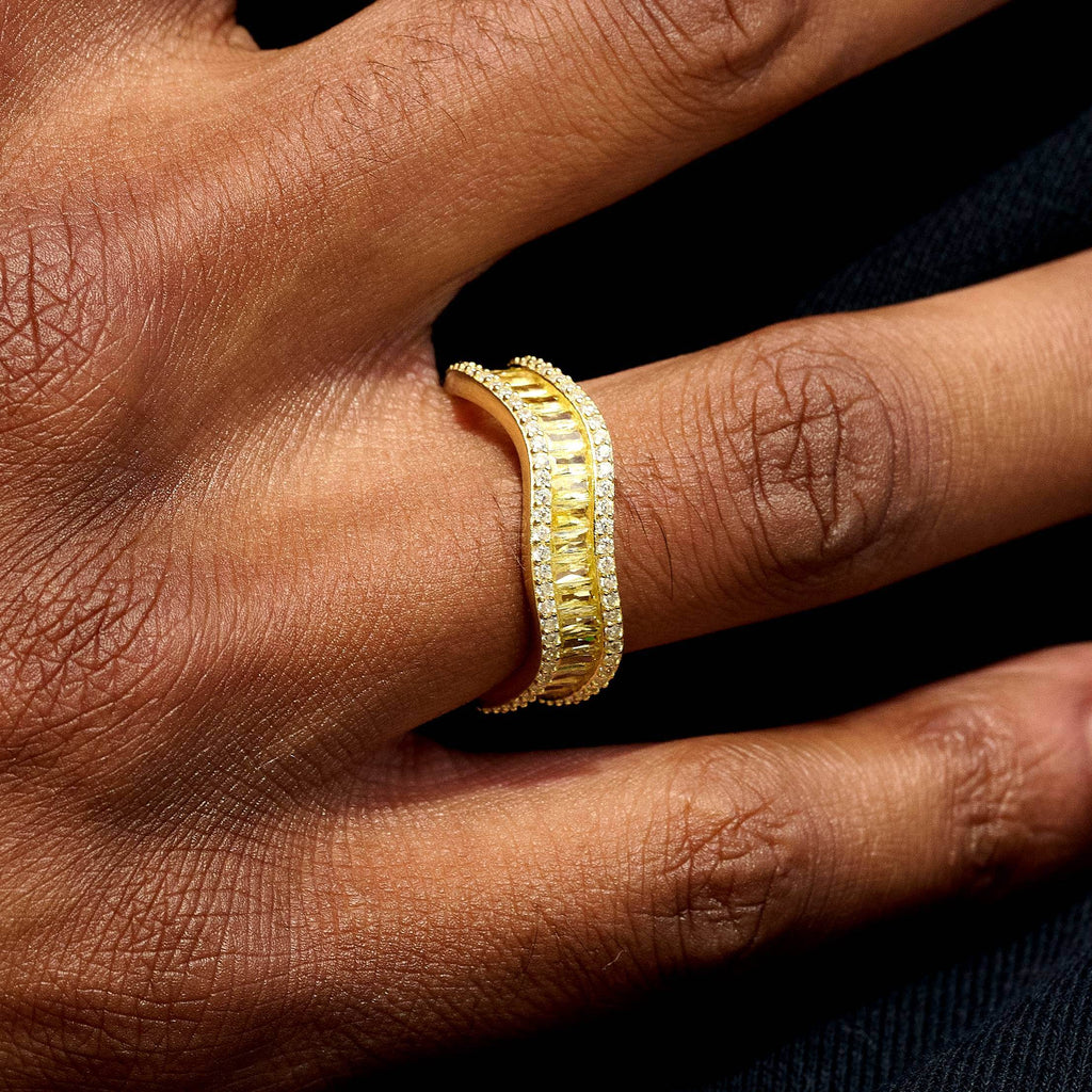 Iced Curve Ring in Yellow Gold Vermeil