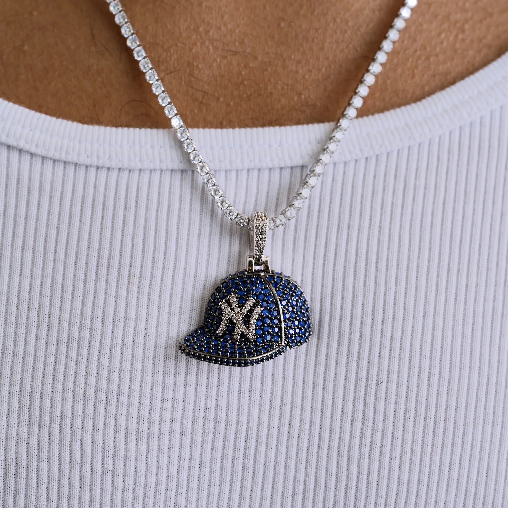 Yankees Official MLB Baseball Cap Logo Pendant in White Gold