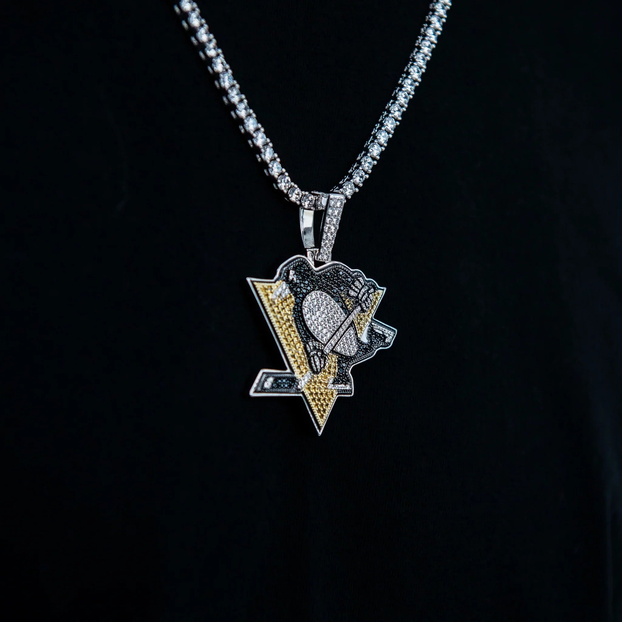 Pittsburgh Penguins Official NHL Logo Pendant in White Gold