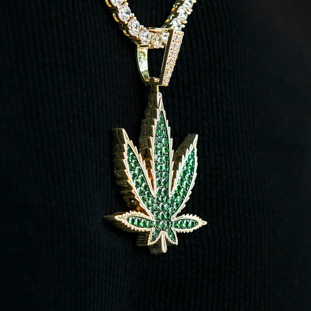 Large Emerald Weed Leaf Pendant - Yellow Gold