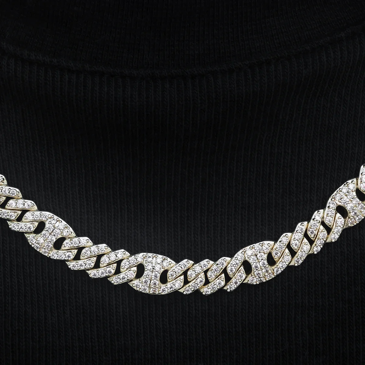 Iced Mariner Cuban Chain in Yellow Gold- 9mm