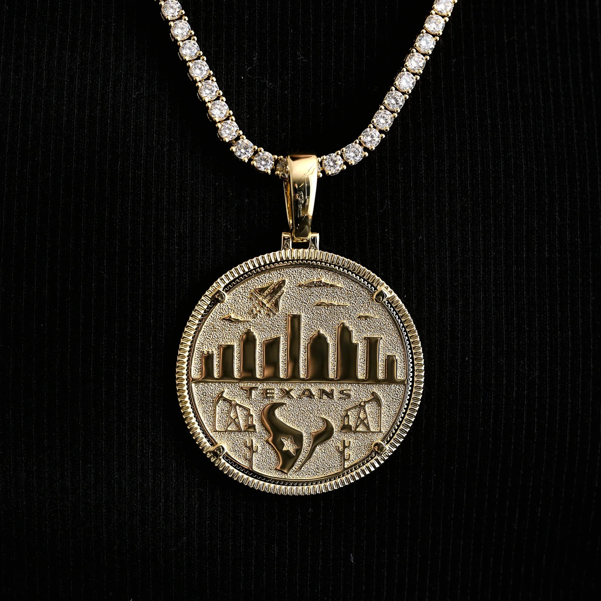 Houston Texans Official NFL Coin Pendant in Yellow Gold