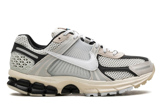 Vomero 5 Supersonic Light Bone Black