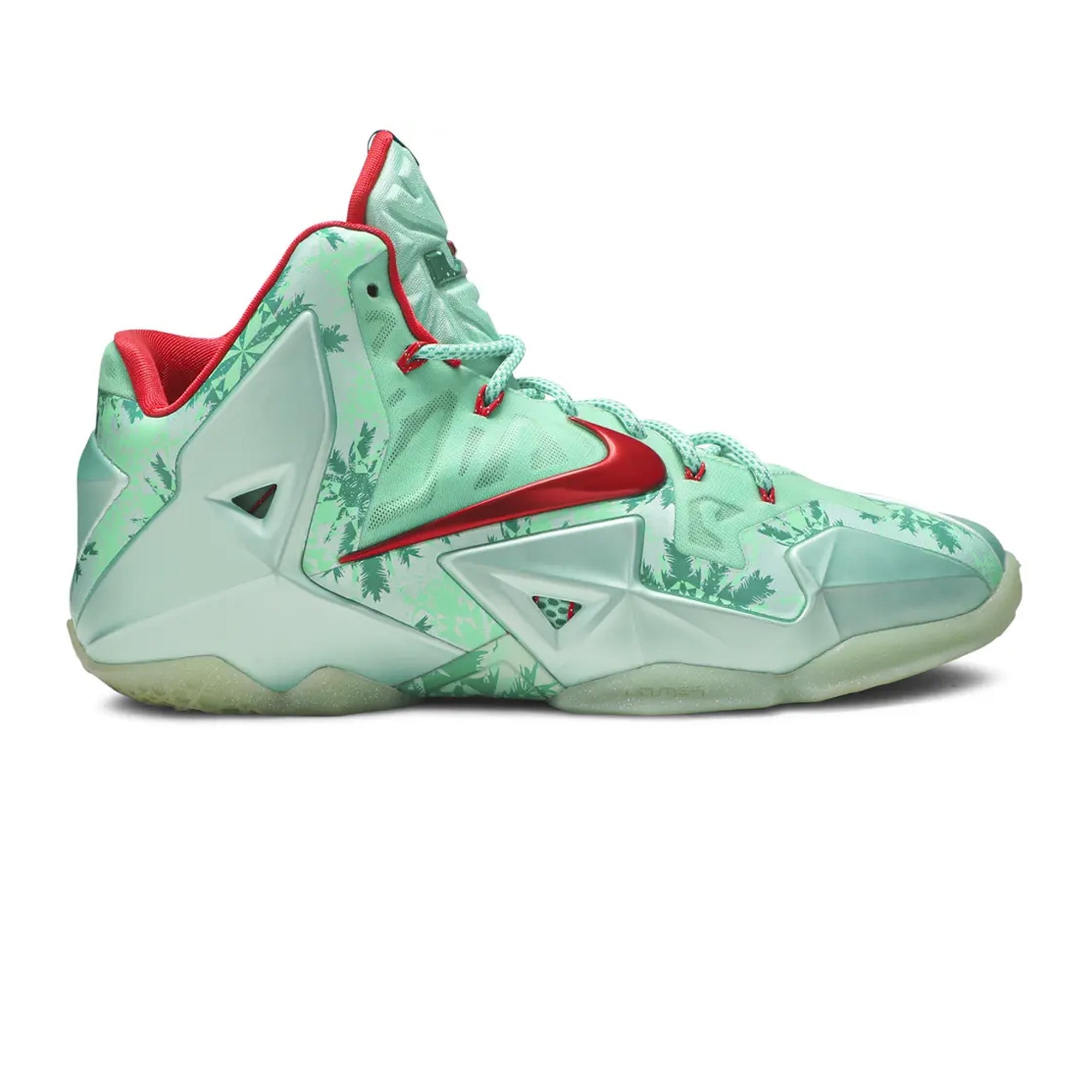 LeBron 11 'Christmas' (2013)