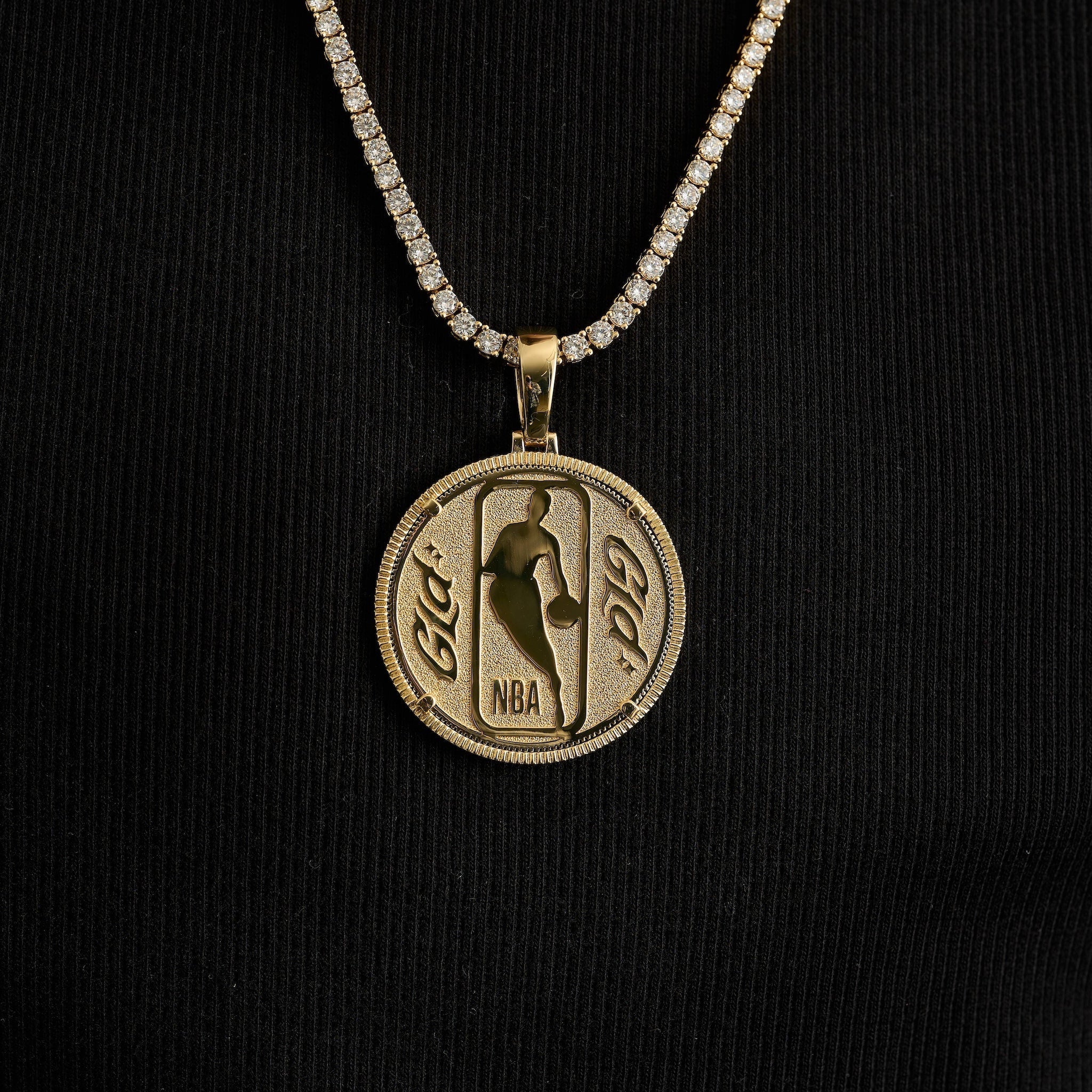 Atlanta Hawks Official NBA Coin Pendant in Yellow Gold