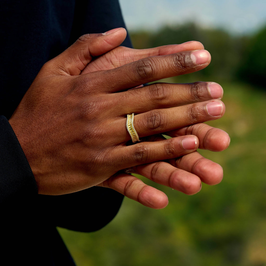 Iced Curve Ring in Yellow Gold Vermeil