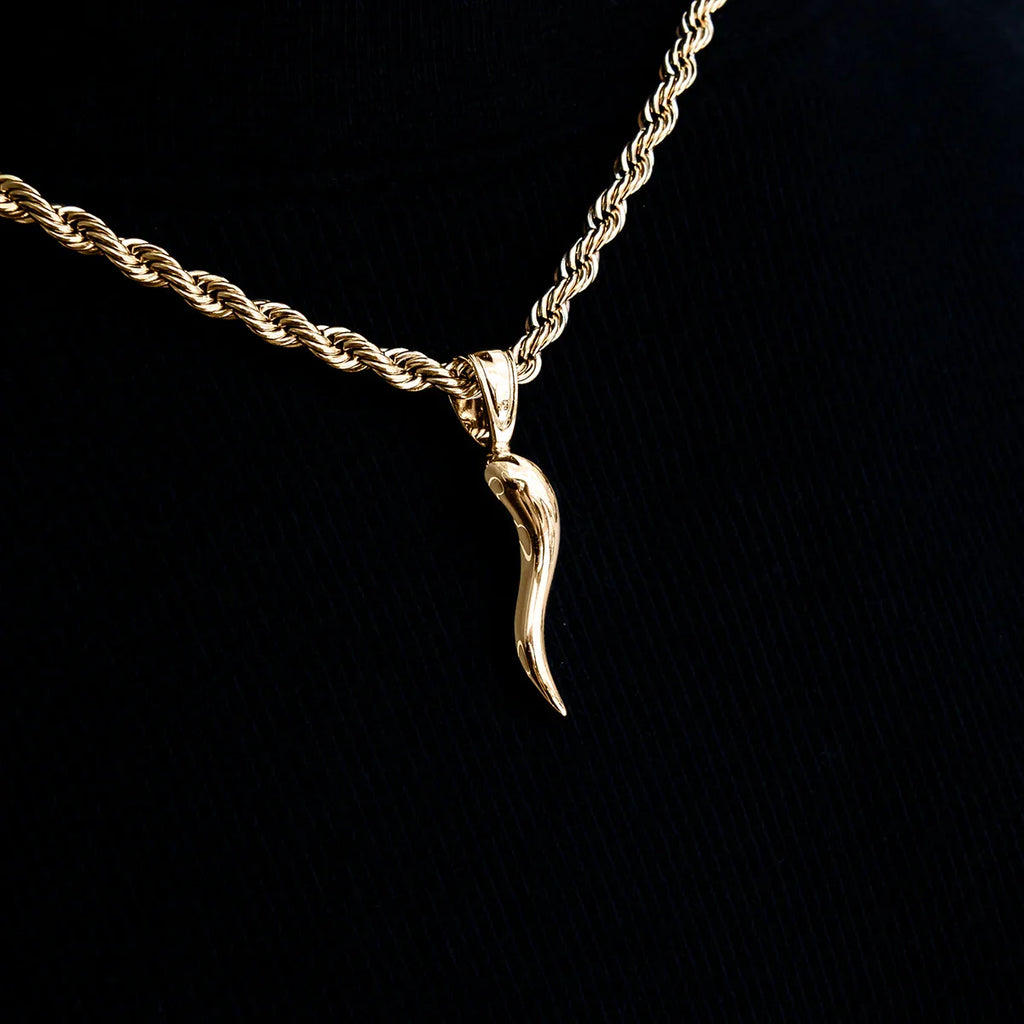 Italian Horn Pendant in Yellow Gold