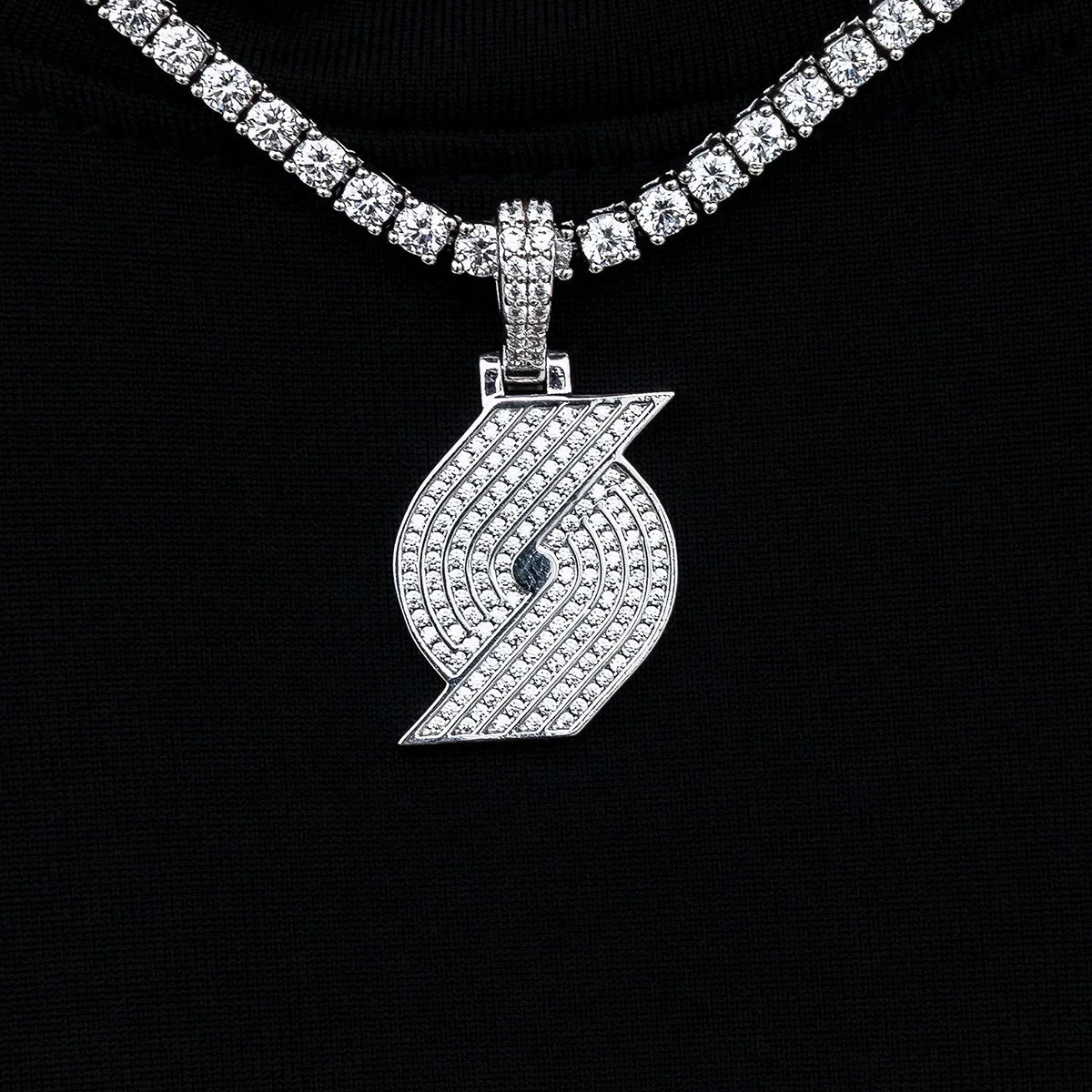 Portland Trail Blazers Official NBA Micro Logo Pendant in White Gold
