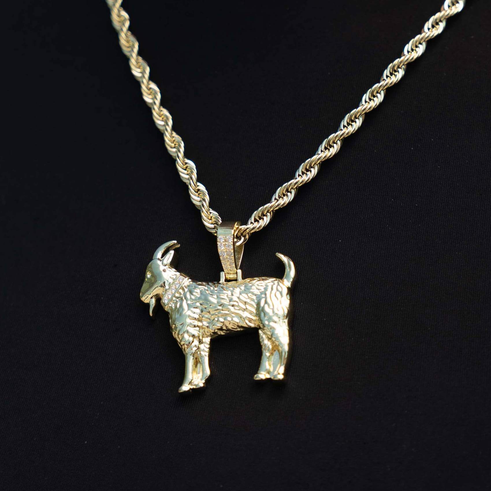 Simple Goat Pendant in Yellow Gold