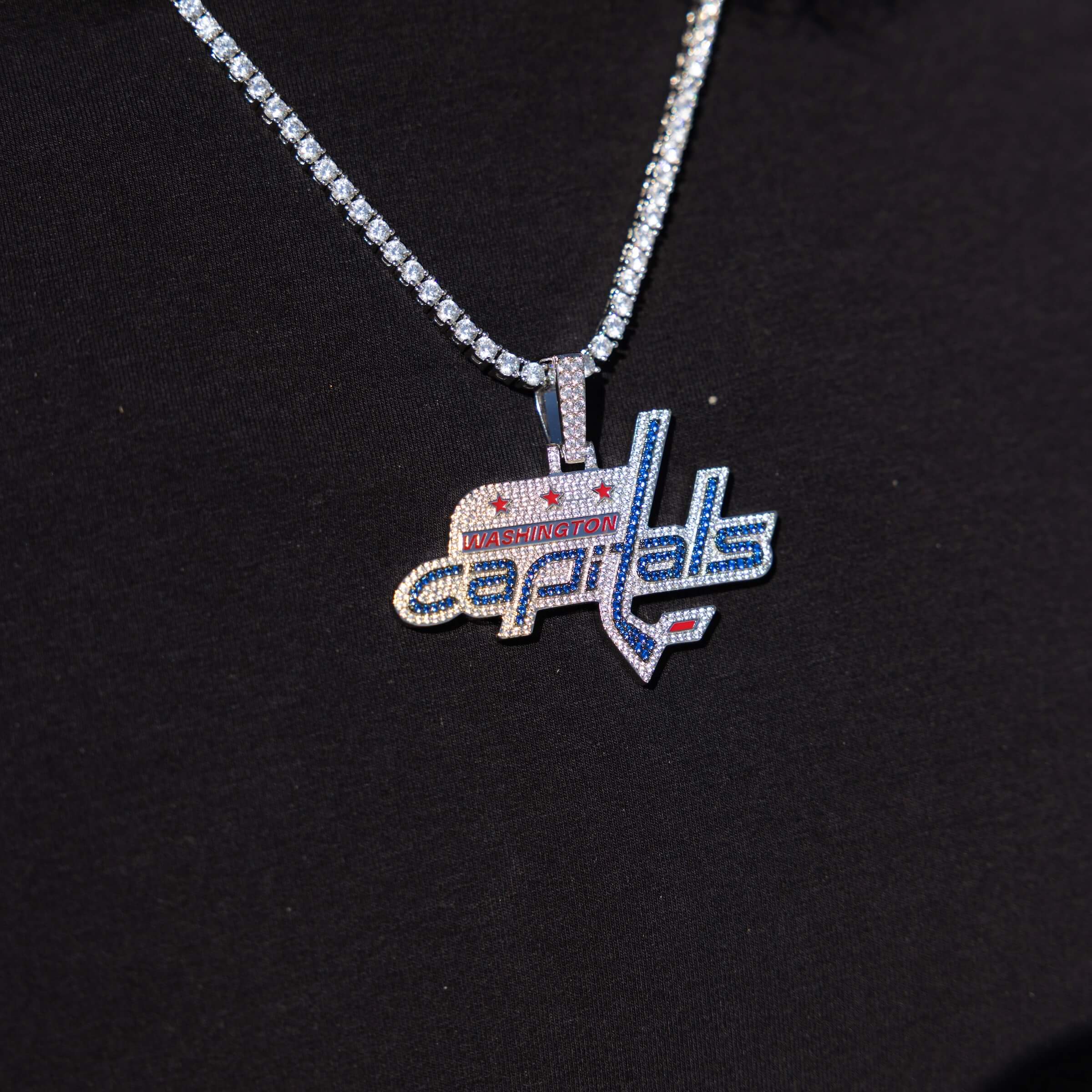 Washington Capitals Official NHL Logo Pendant in White Gold