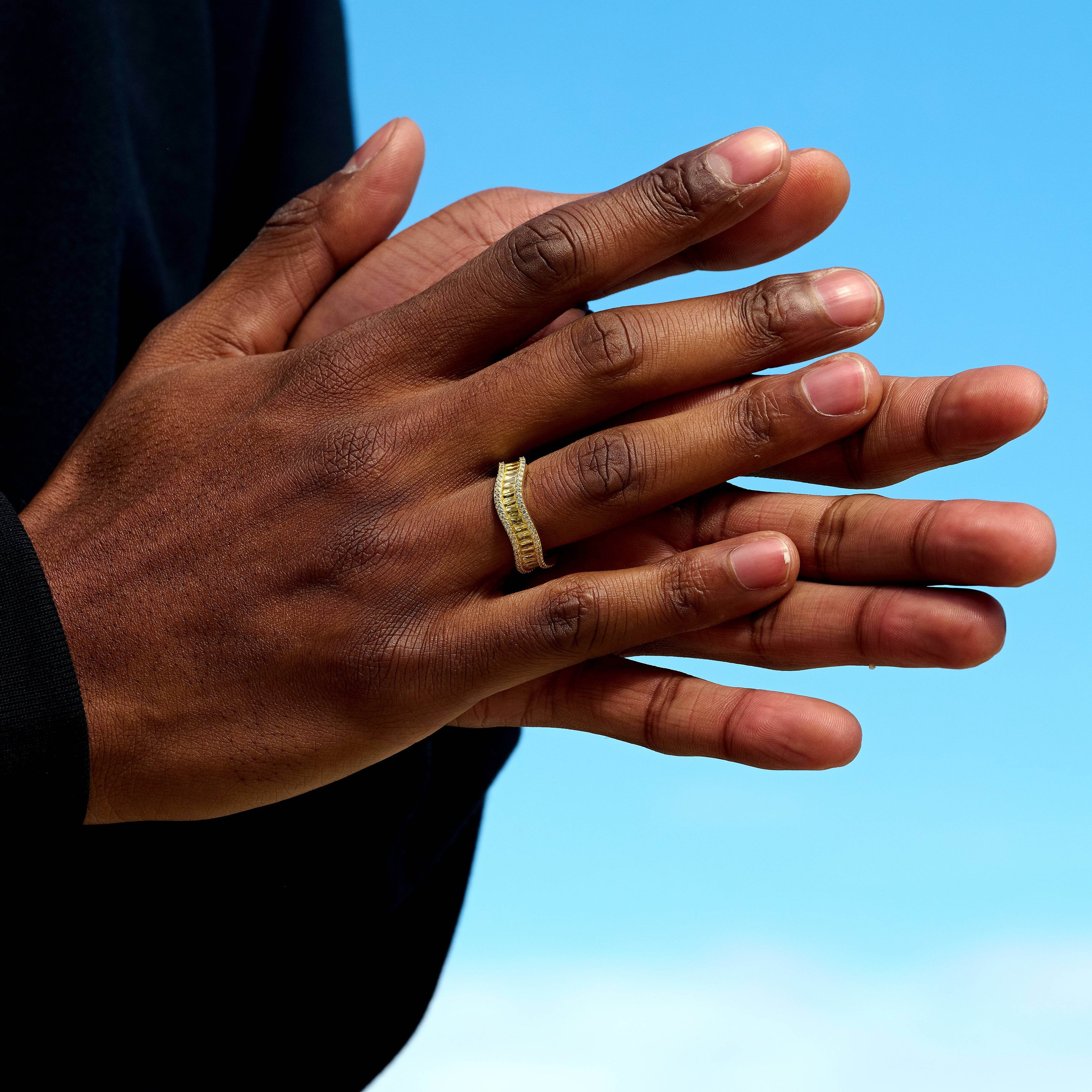 Iced Curve Ring in Yellow Gold Vermeil