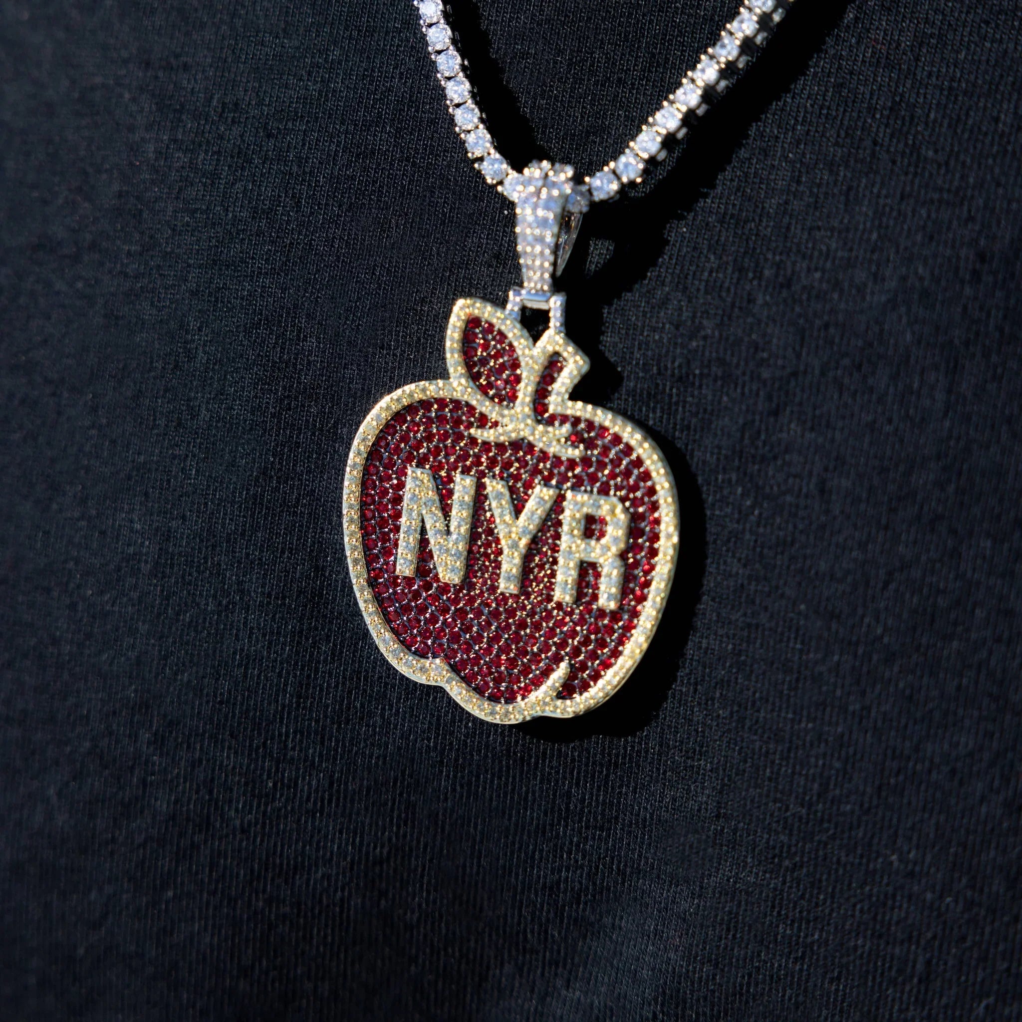 New York Rangers Official NHL Winter Classic Apple Logo Pendant in White Gold