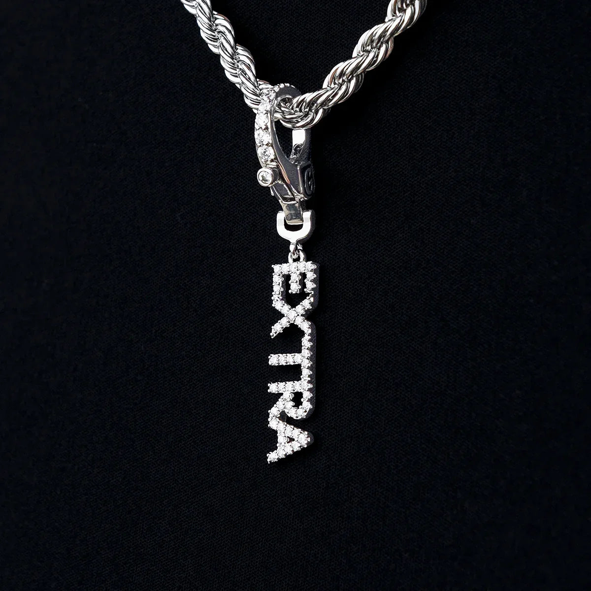"Extra" Clip On Pendant in White Gold