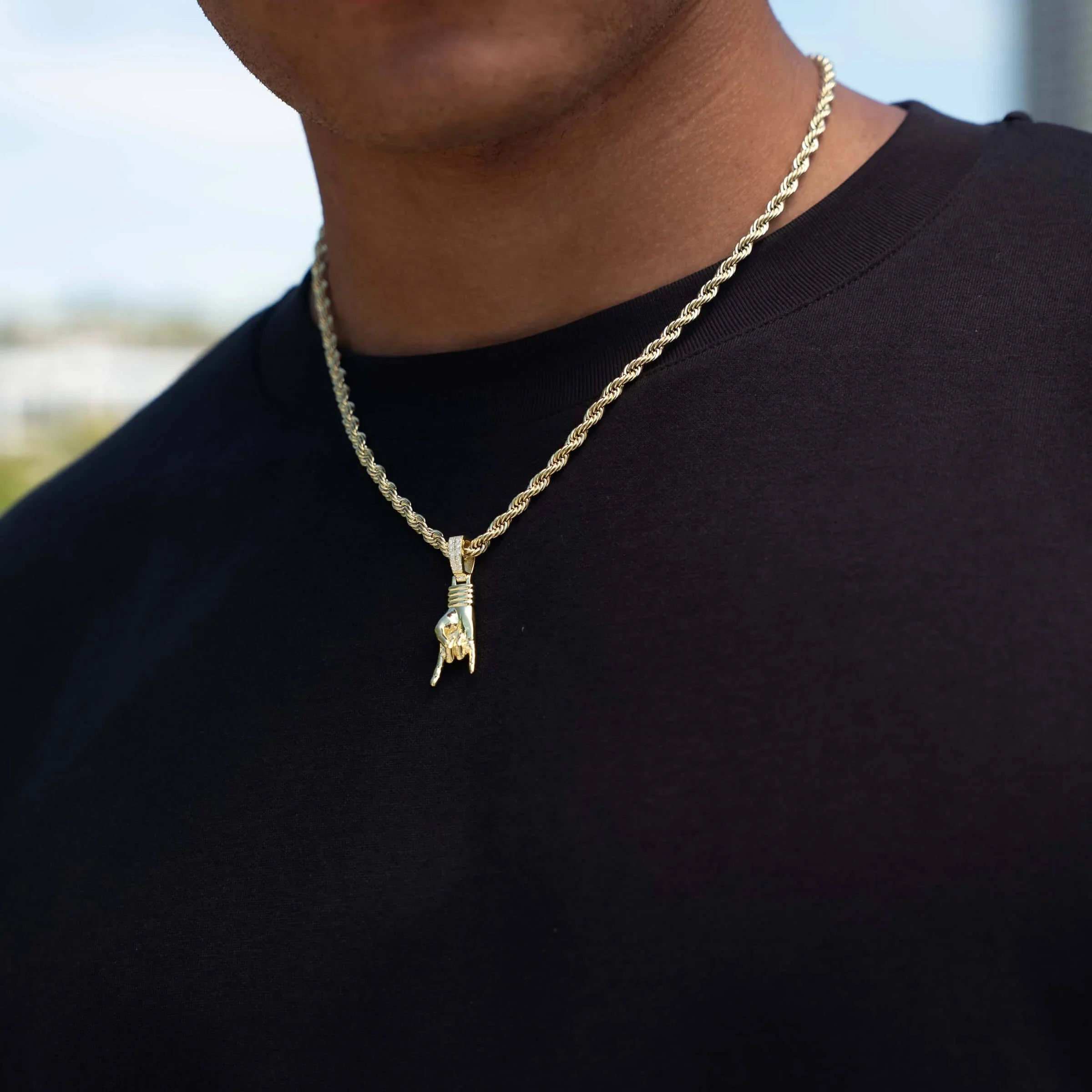 Micro Italian Hand Mano Cornuto Pendant in Yellow Gold