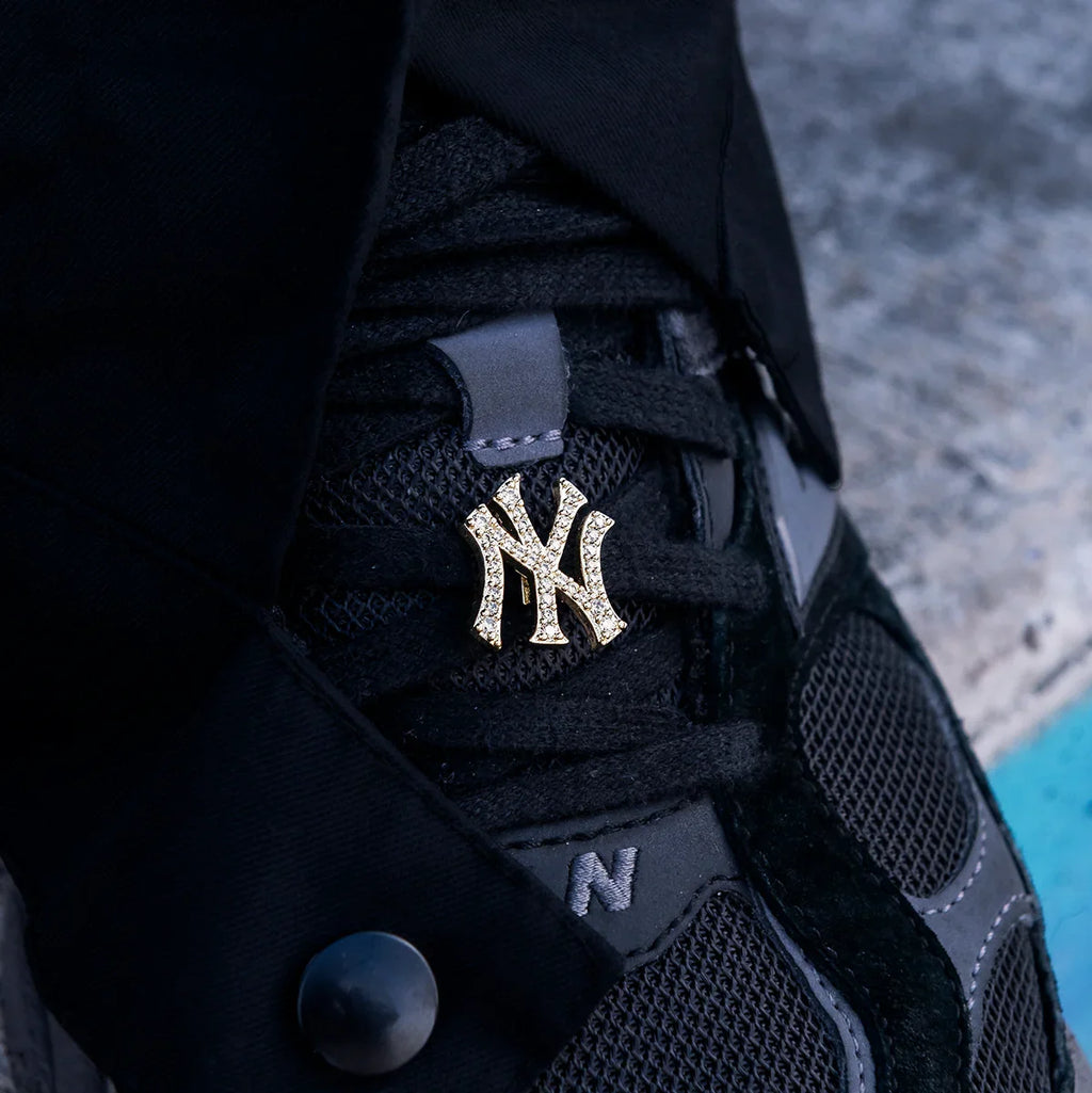 New York Yankees Iced Shoelace Charm - Yellow Gold