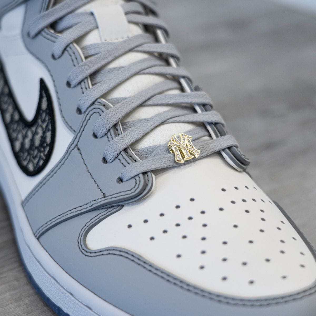 New York Yankees Official MLB Shoelace Charm