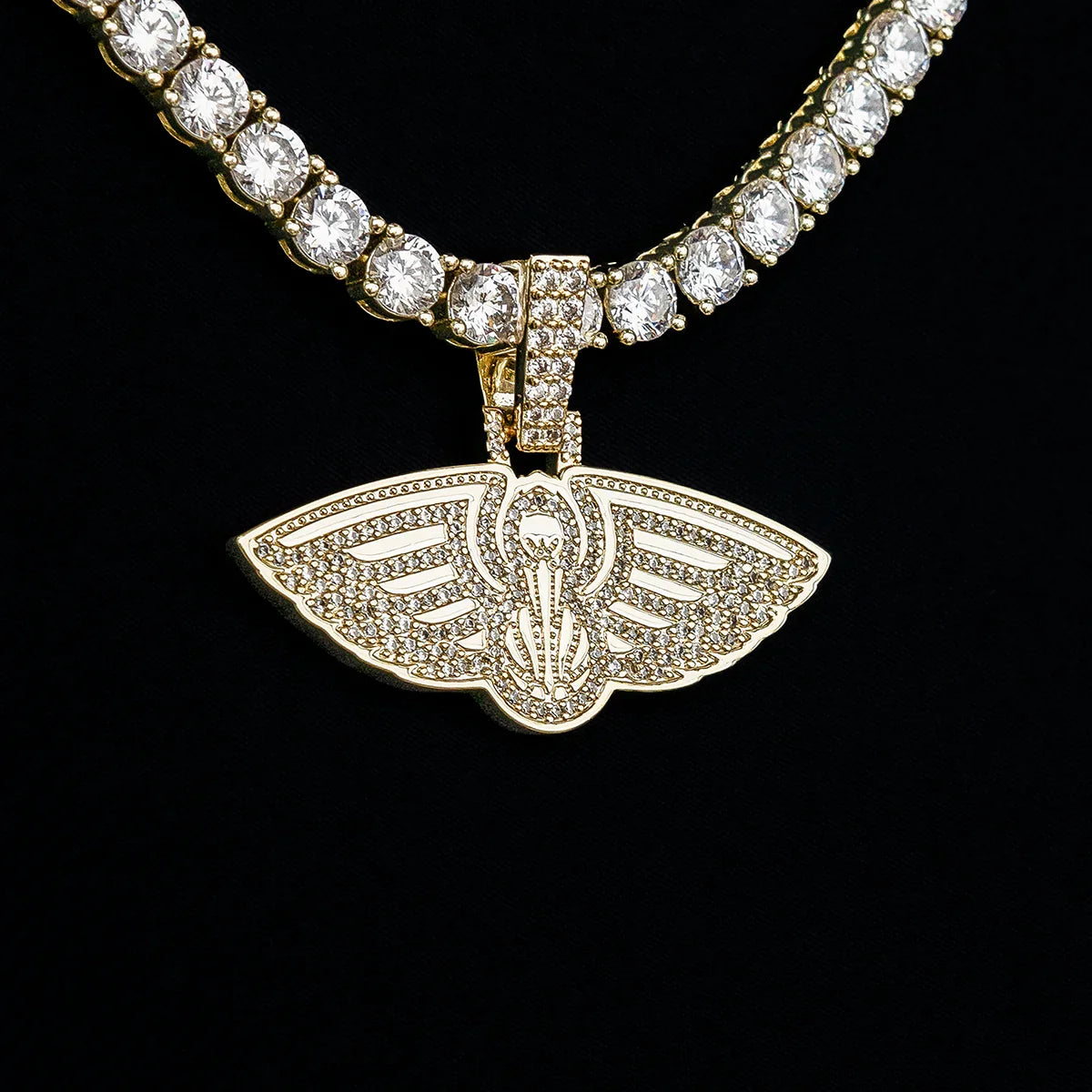 New Orleans Pelicans Official NBA Micro Logo Pendant in Yellow Gold